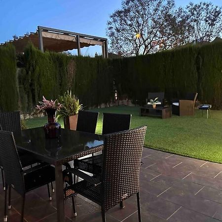 Modern 5-Bedroom Villa With Pool Montequinto Екстер'єр фото