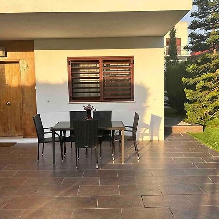 Modern 5-Bedroom Villa With Pool Montequinto Екстер'єр фото