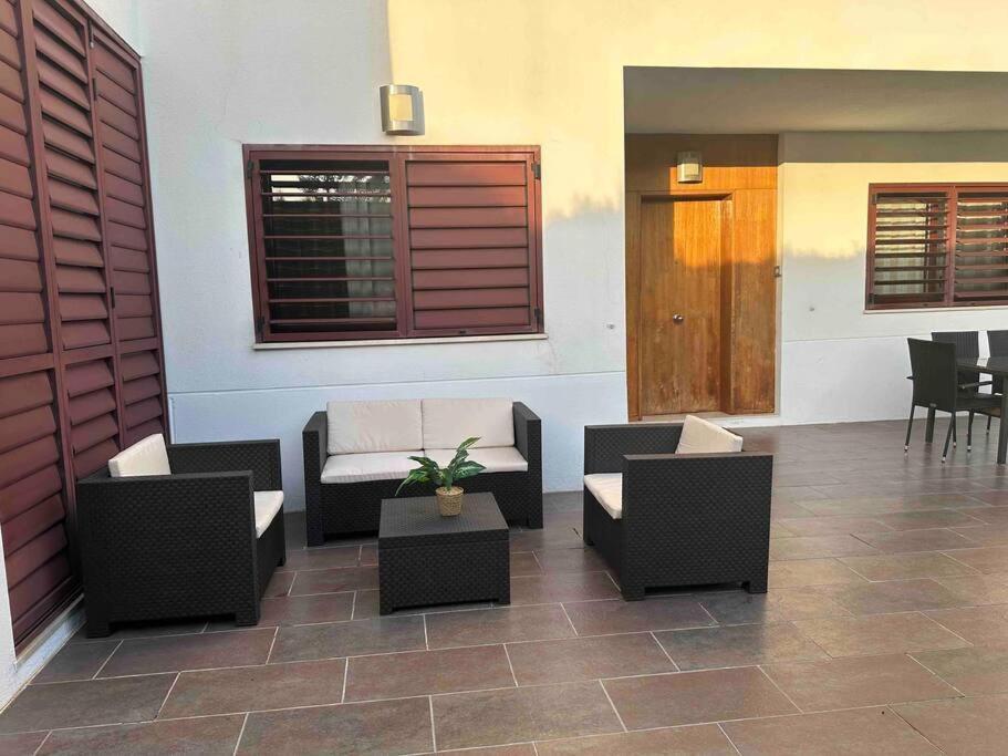 Modern 5-Bedroom Villa With Pool Montequinto Екстер'єр фото