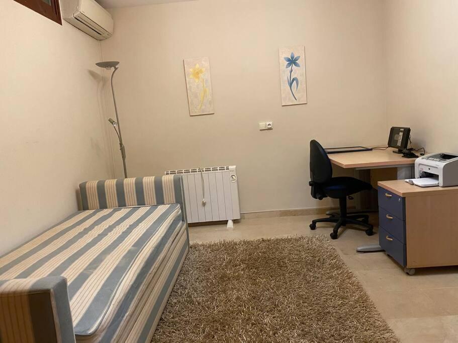 Modern 5-Bedroom Villa With Pool Montequinto Екстер'єр фото